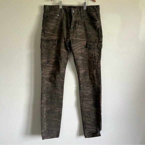 Lucky Brand Denim - Lucky Brand Vintage Slim-Cargo Pants in Camouflage Colour